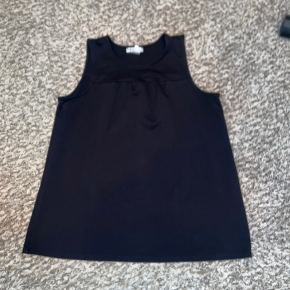 Hannah Tops - Black flowy tank